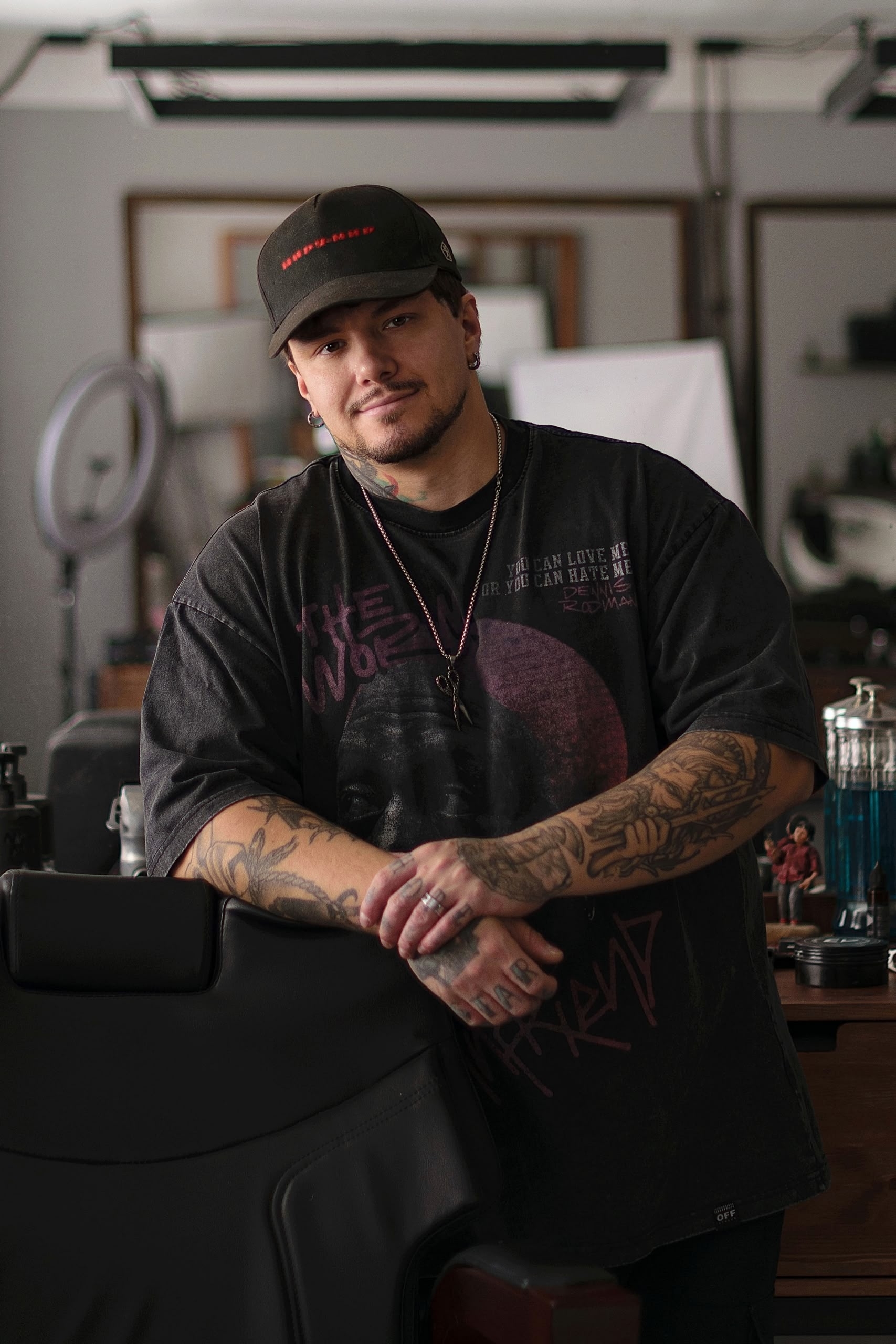 Мастер KULTURA BARBER у рабочего кресла